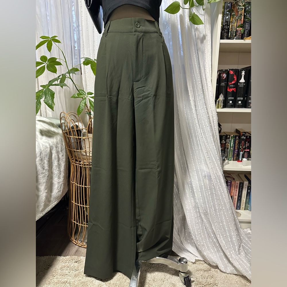 Beyond Yoga Dark Green Wide-Leg Pants - Picture 2 of 9